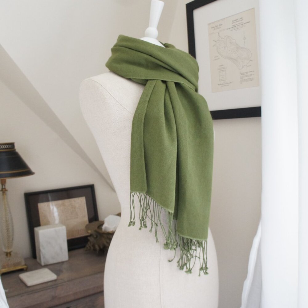 Large Vintage Olive Green Pashmina & Silk Scarf Shawl - Picture 6 of 15